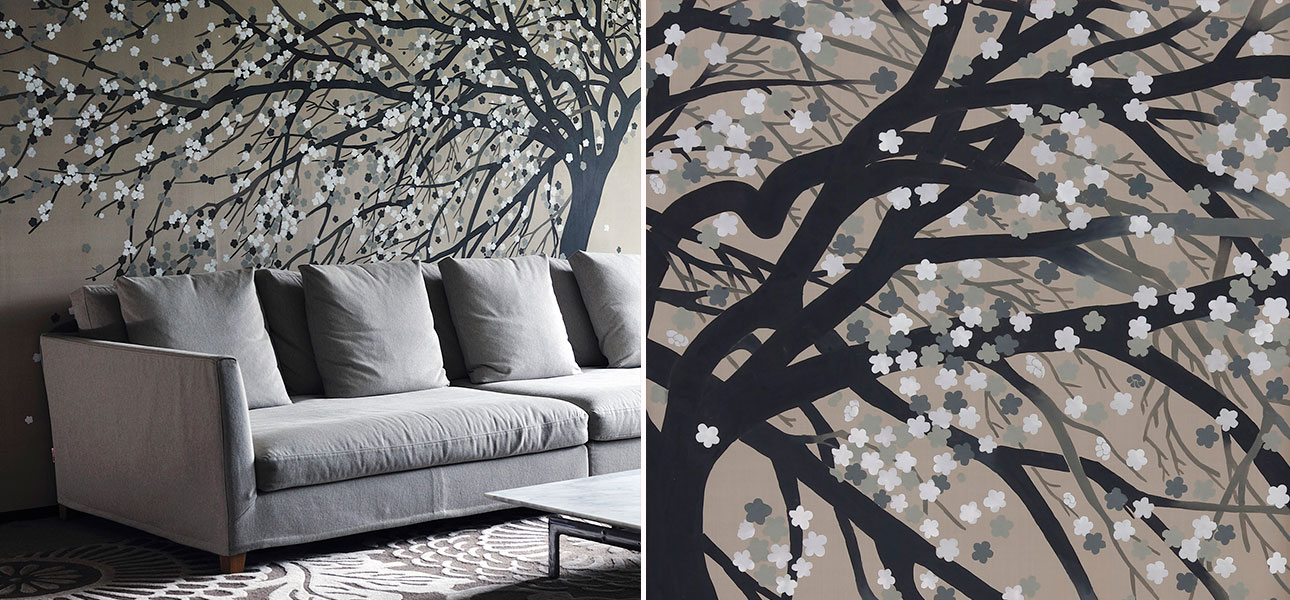 Обои ручная роспись Windswept Blossom Colourway SC-53 on Lead Grey dyed silk - фото