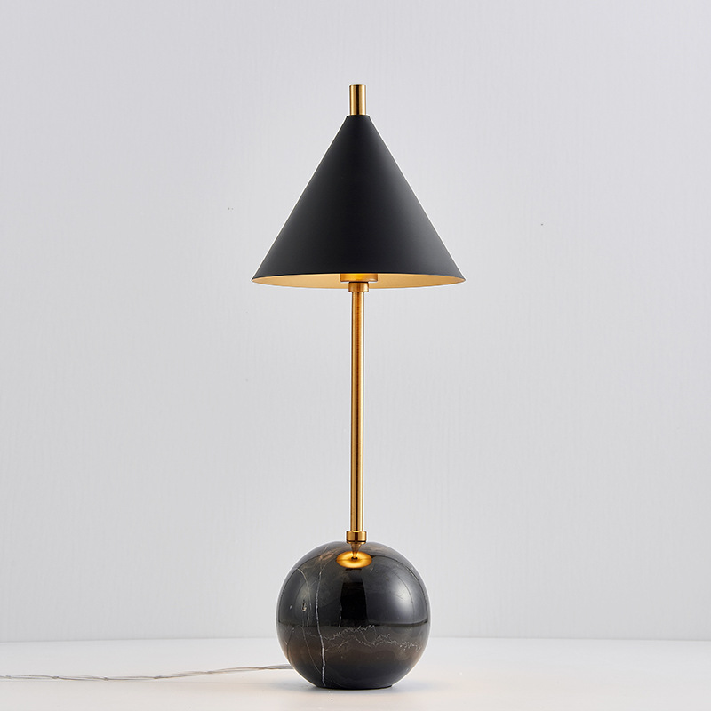 Настольная лампа CLEO ball Black Черный Латунь Настольная лампа CLEO ball Black Черный Латунь в Орле | Loft Concept