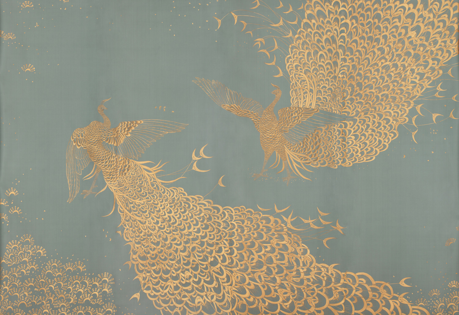Обои ручная роспись в стиле Арт-деко Whistler Peacocks Golden colourway on Blue Grey dyed silk Обои ручная роспись в стиле Арт-деко Whistler Peacocks Golden colourway on Blue Grey dyed silk - постер Loft-Concept в Орле