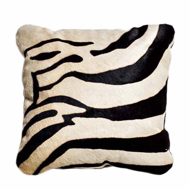 Подушка меховая Zebra Белый Черный Подушка меховая Zebra Белый Черный в Орле | Loft Concept