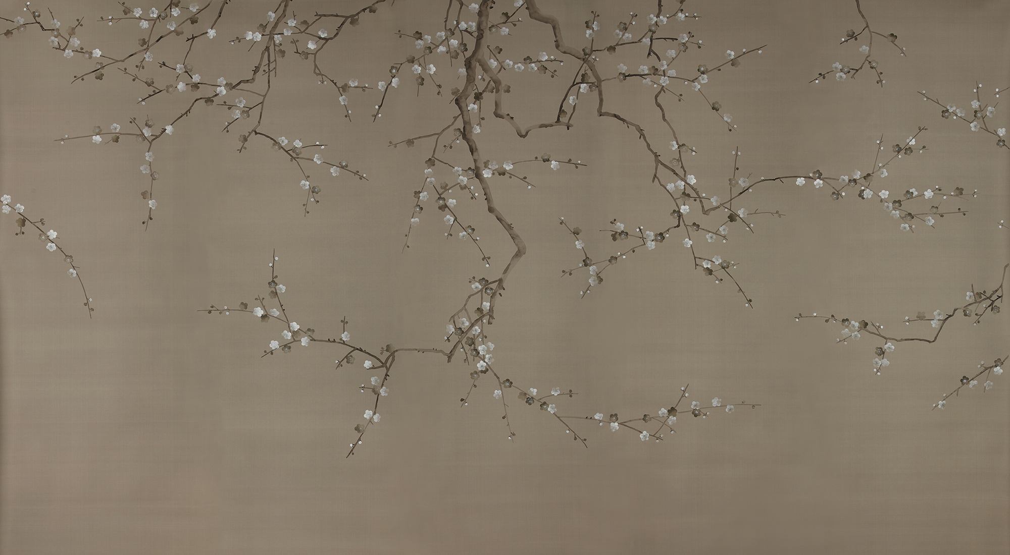 Обои ручная роспись Plum Blossom Colourway SC-232 on Lead Grey dyed silk Обои ручная роспись Plum Blossom Colourway SC-232 on Lead Grey dyed silk - постер Loft-Concept в Орле
