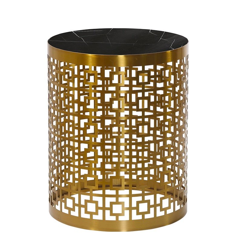 Приставной стол Artesia Side Table Table Black Глянцевое золото Черный Приставной стол Artesia Side Table Table Black Глянцевое золото Черный в Орле | Loft Concept