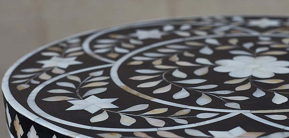 Приставной столик Inlaid Bone Flowers Приставной столик Inlaid Bone Flowers - Loft-Concept в Орле