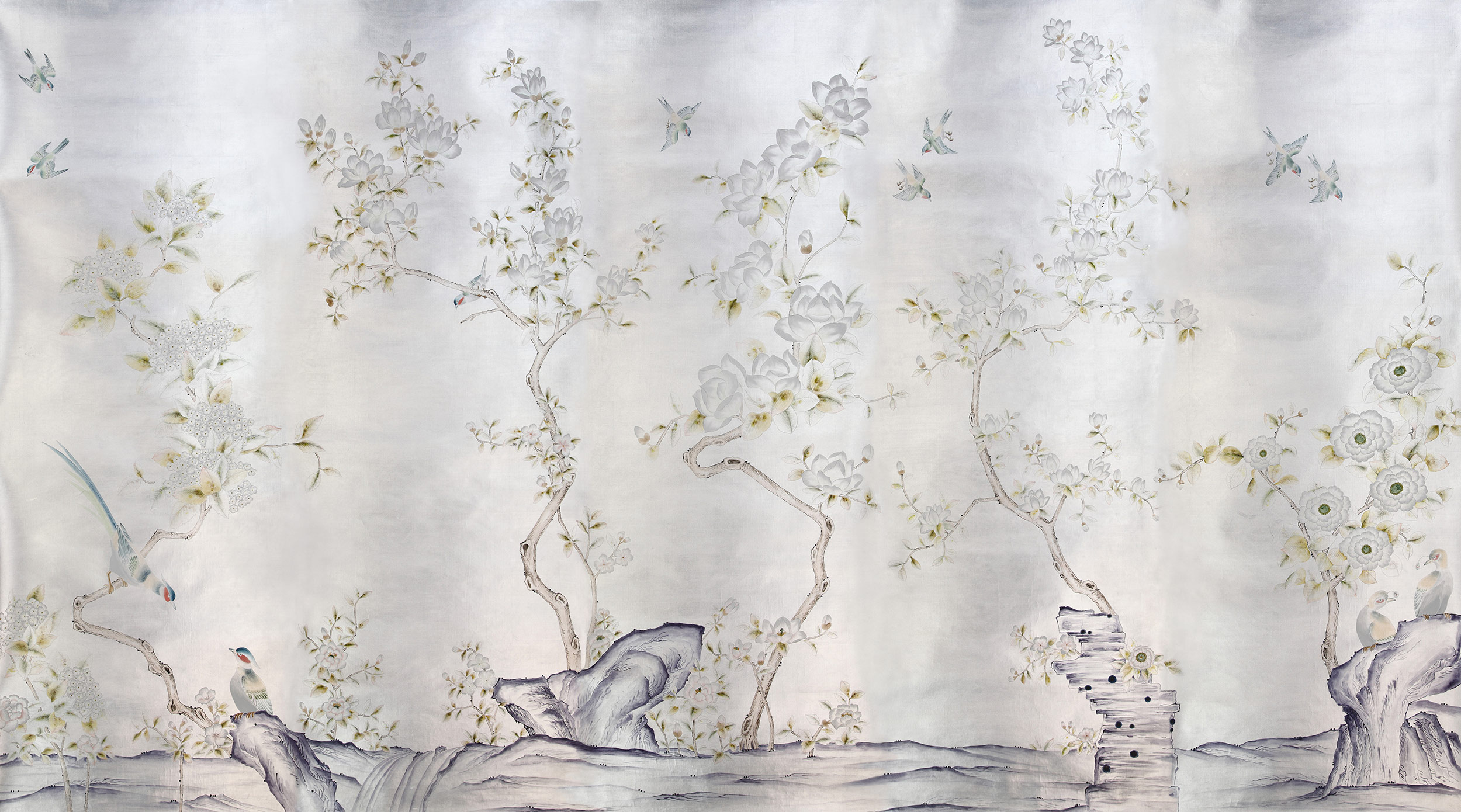 Обои ручная роспись Japanese Garden Special Colourway on Ocean Silver gilded silk Обои ручная роспись Japanese Garden Special Colourway on Ocean Silver gilded silk - постер Loft-Concept в Орле