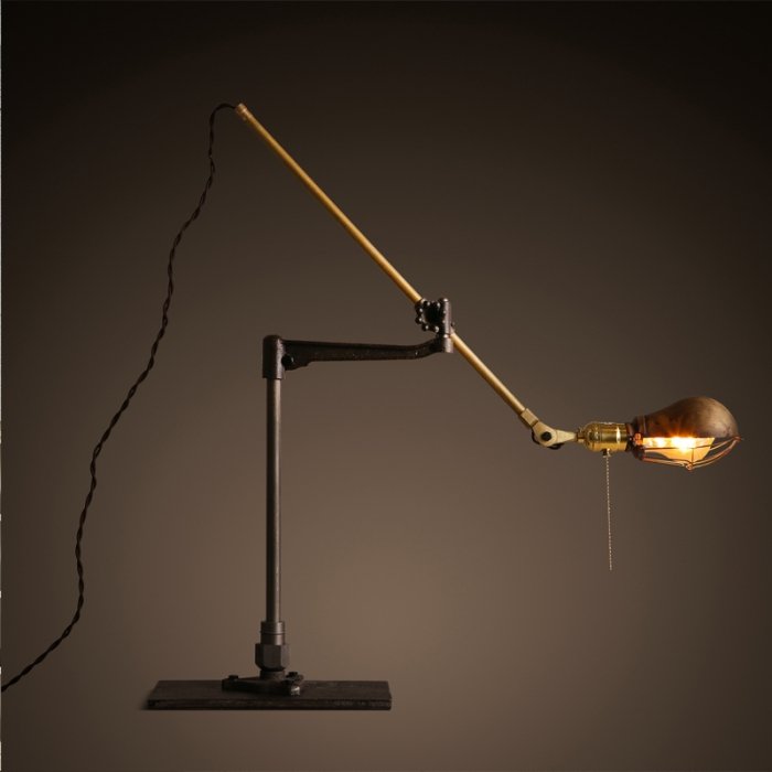 Настольный светильник Steampunk Extension Pole Table Латунь Черный Настольный светильник Steampunk Extension Pole Table Латунь Черный в Орле | Loft Concept