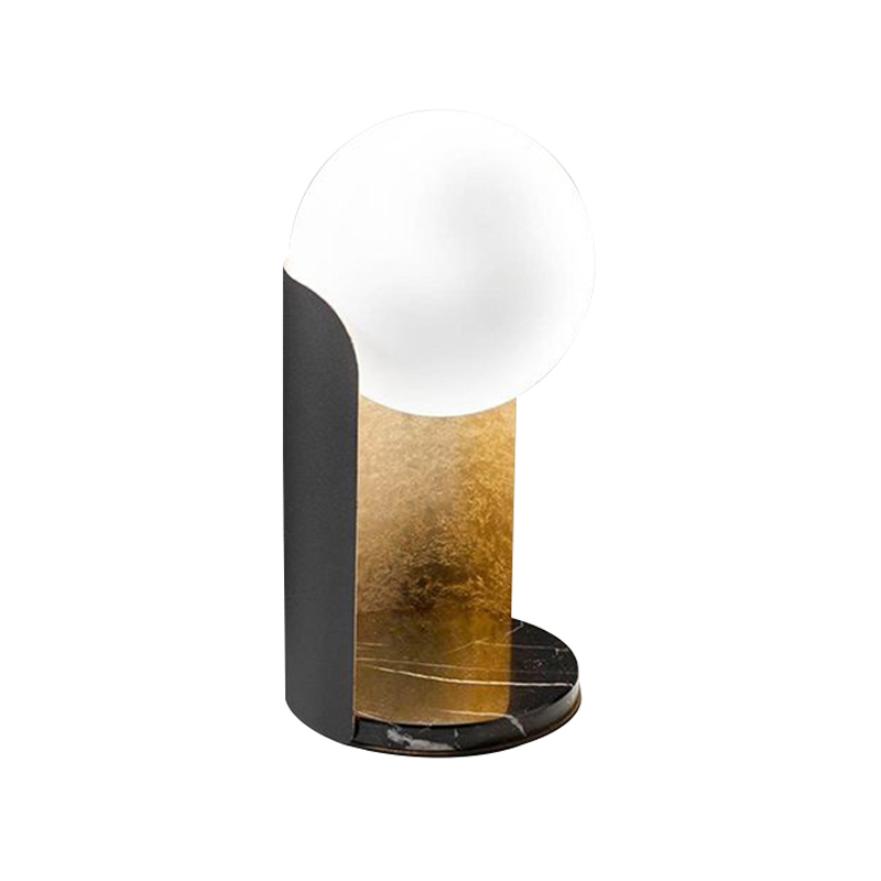 Настольная лампа Alta Table Lamp Золотой Черный Белый Настольная лампа Alta Table Lamp Золотой Черный Белый в Орле | Loft Concept