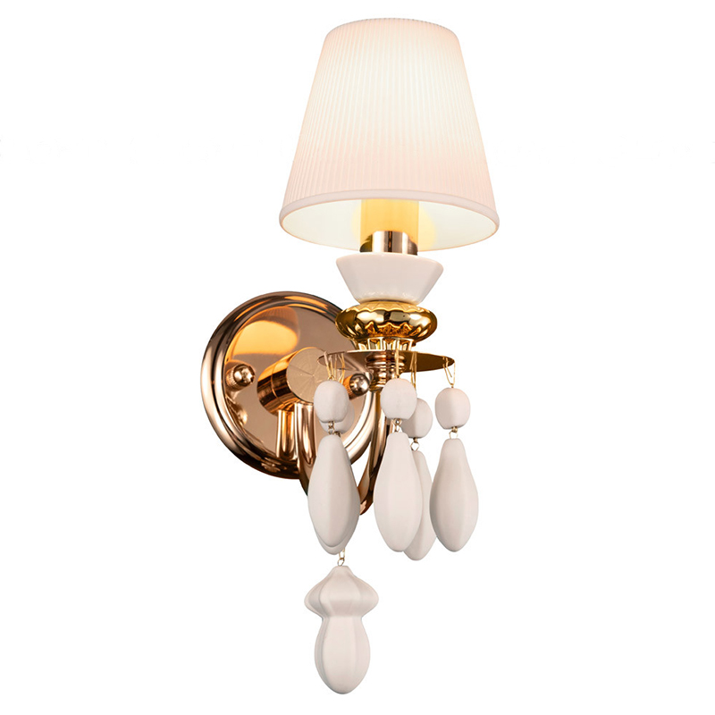 Бра с декором в виде белых подвесок круглой и овальной формы Annette Wall Lamp Золотой Белый Бра с декором в виде белых подвесок круглой и овальной формы Annette Wall Lamp Золотой Белый в Орле | Loft Concept