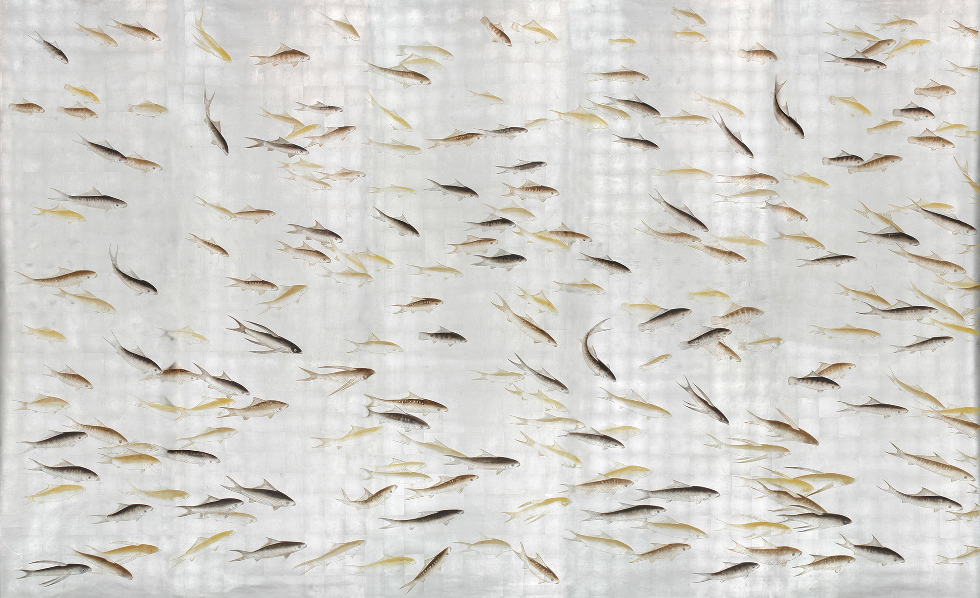 Обои ручная роспись Fishes Amber on Real Silver gilded silk Обои ручная роспись Fishes Amber on Real Silver gilded silk - постер Loft-Concept в Орле