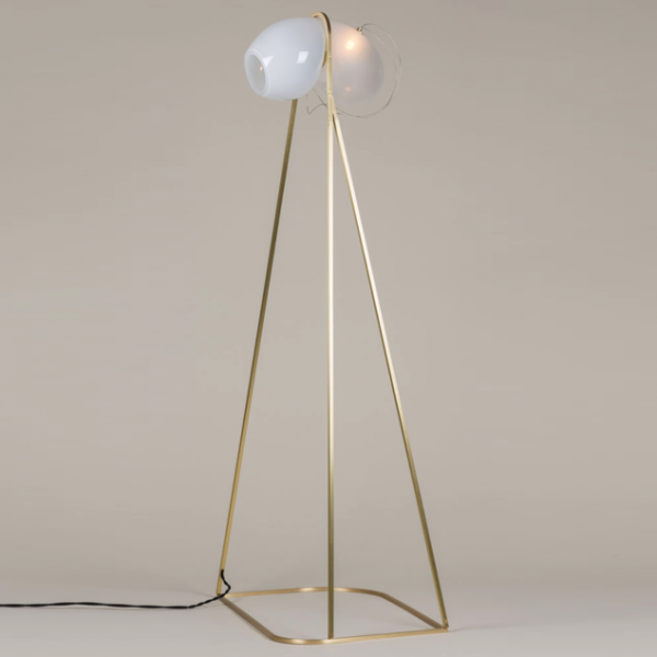 Торшер White glass trap floor lamp Латунь Молочный Прозрачный Торшер White glass trap floor lamp Латунь Молочный Прозрачный в Орле | Loft Concept