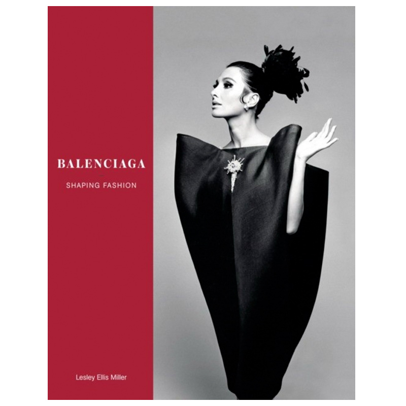 Balenciaga: Shaping Fashion  в Орле | Loft Concept 