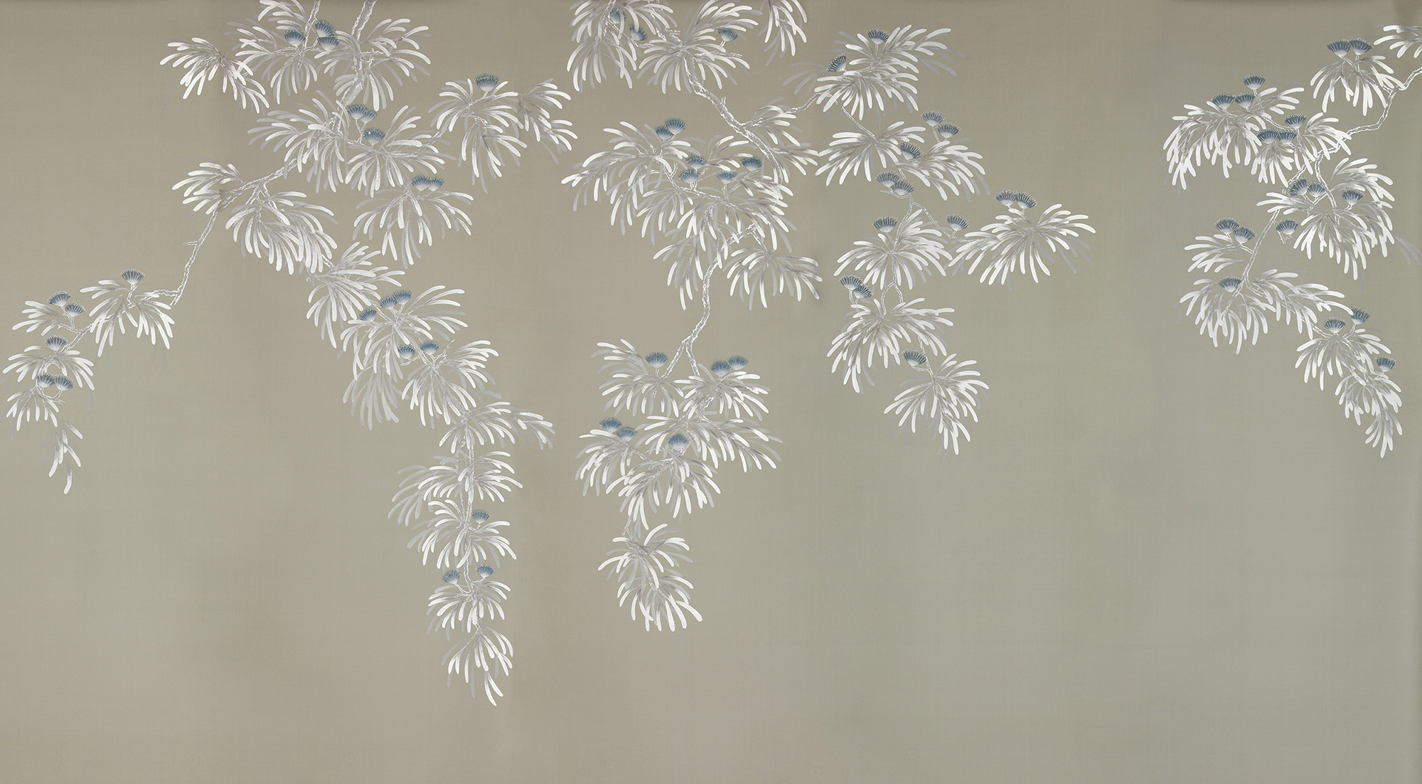 Обои ручная роспись Silk Tree Special Colourway on Pale Grey dyed silk Обои ручная роспись Silk Tree Special Colourway on Pale Grey dyed silk - постер Loft-Concept в Орле