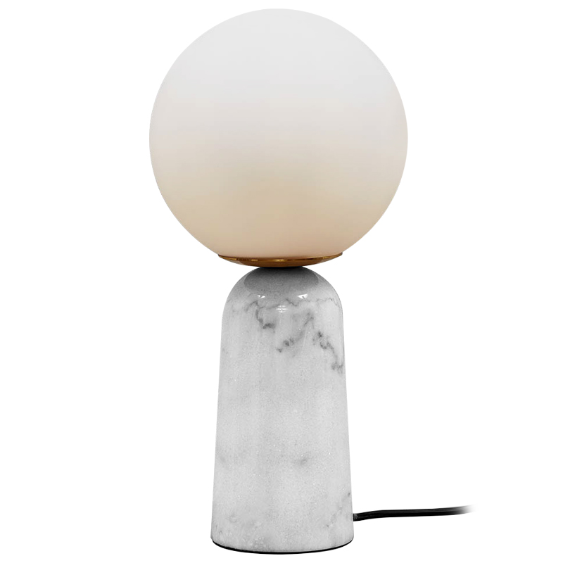 Настольная лампа Круглый стеклянный плафон на подставке из мрамора Brigitte Table Lamp Белое матовое стекло Латунь Белый Мрамор Bianco Настольная лампа Круглый стеклянный плафон на подставке из мрамора Brigitte Table Lamp Белое матовое стекло Латунь Белый Мрамор Bianco в Орле | Loft Concept