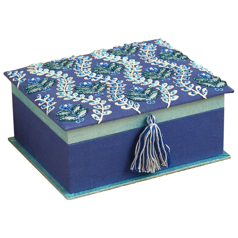 Шкатулка с вышивкой Flower Ornament Beads Embroidery Box Синий Бирюзовый Белый Шкатулка с вышивкой Flower Ornament Beads Embroidery Box Синий Бирюзовый Белый в Орле | Loft Concept