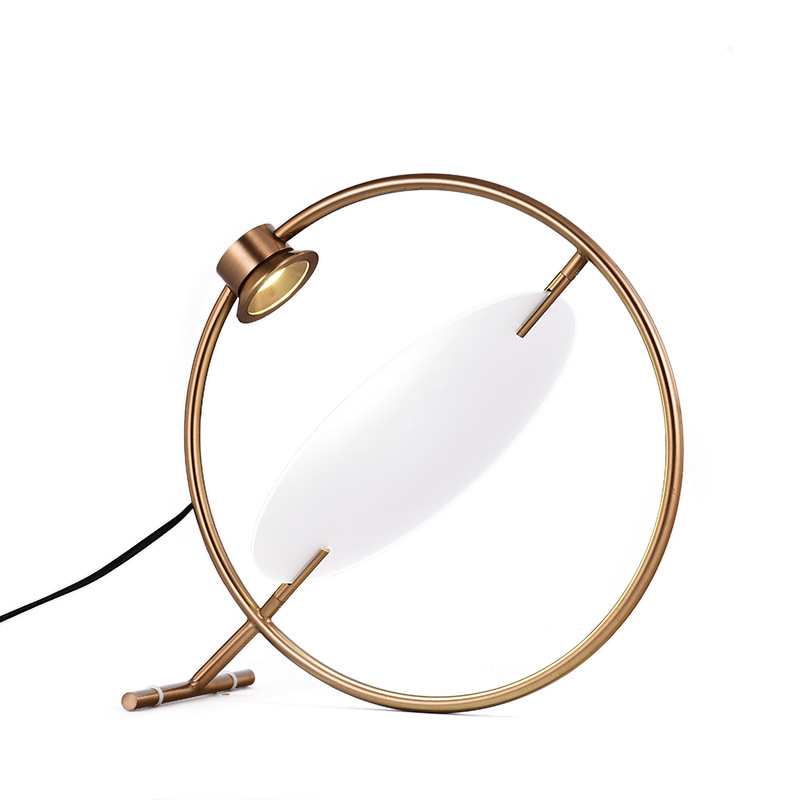 Настольная лампа Gaspar Table Lamp Золотой Белый Настольная лампа Gaspar Table Lamp Золотой Белый в Орле | Loft Concept
