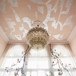 Обои ручная роспись в стиле Арт-деко Symphony Colourway SC-105 on Himalayan Rose silk dupion варинант исполнения - 1 | Loft Concept в Орле