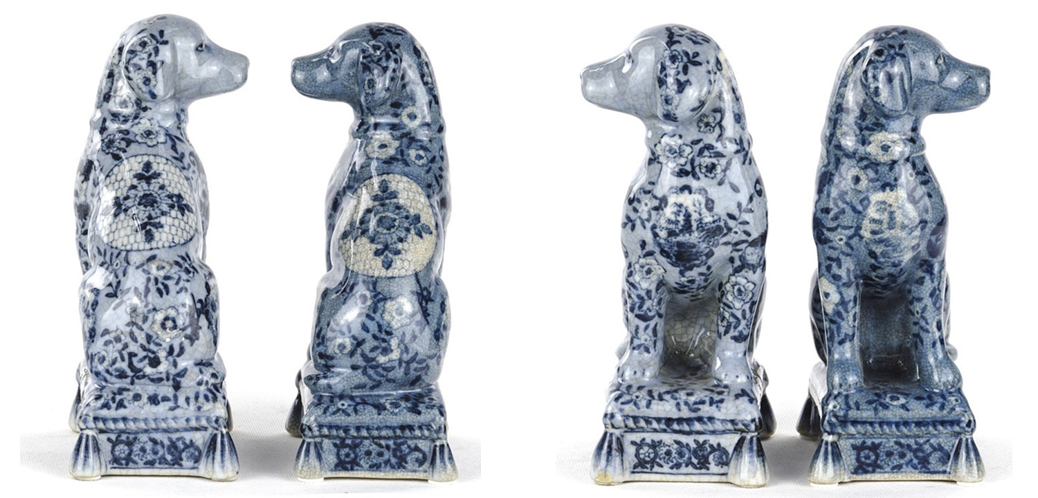Статуэтки Oriental Blue & White Ornament Dogs набор из 2-х штук Статуэтки Oriental Blue & White Ornament Dogs набор из 2-х штук - Loft-Concept в Орле
