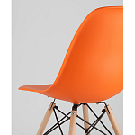 Пластиковый стул на ножках из массива бука Eames Orange варинант исполнения - 3 | Loft Concept в Орле