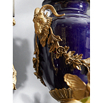 Подсвечник из темно-синего фарфора с бронзовыми элементами и цветами Eden Garden варинант исполнения - 7 | Loft Concept в Орле