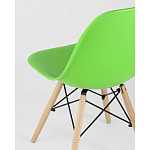Пластиковый стул на ножках из массива бука Eames Light Green варинант исполнения - 3 | Loft Concept в Орле