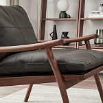 Кресло c каркасом из массива дерева и мягкой кожаной обивкой Walnut Armchair варинант исполнения - 6 | Loft Concept в Орле