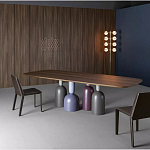 Обеденный стол деревянный с разноцветными фигурными ножками Cop варинант исполнения - 2 | Loft Concept в Орле