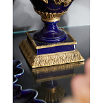 Подсвечник из темно-синего фарфора с бронзовыми элементами и цветами Eden Garden варинант исполнения - 6 | Loft Concept в Орле