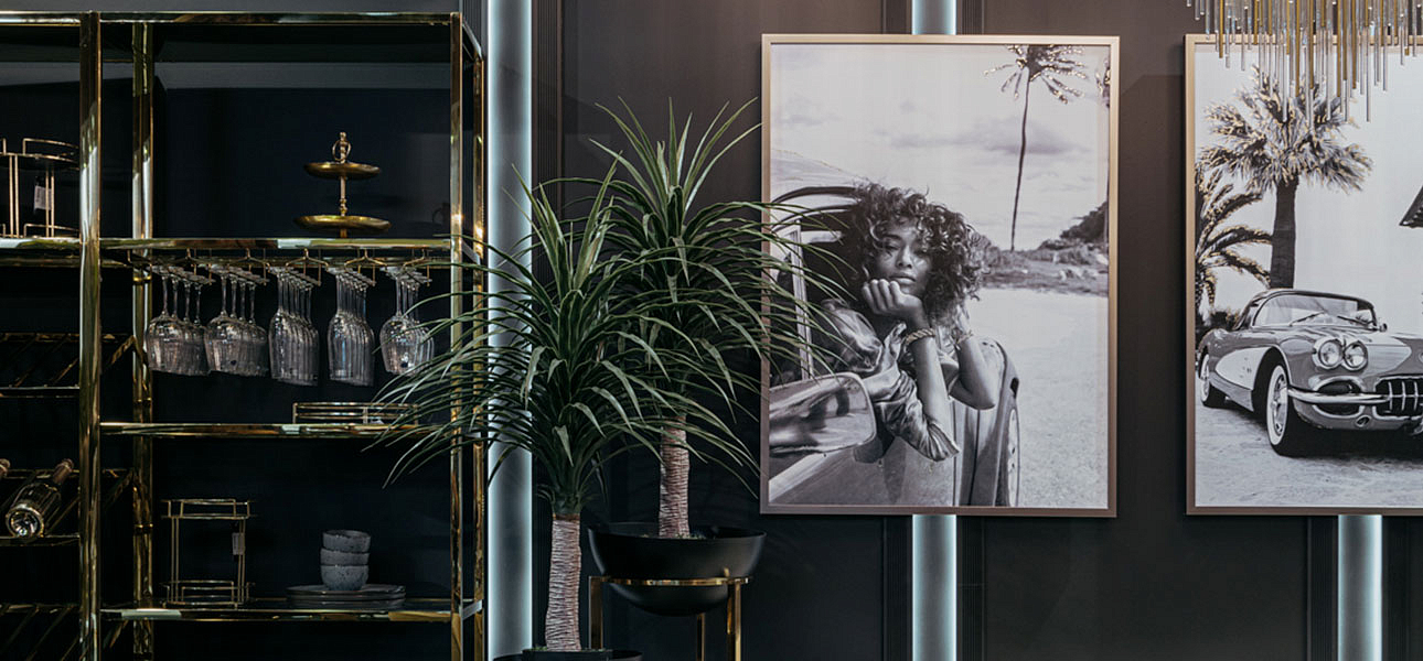 Холст Tropical auto vibe with a girl Холст Tropical auto vibe with a girl - Loft-Concept в Орле