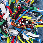 Подушка круглая из джинсовой одежды Heart Round варинант исполнения - 2 | Loft Concept в Орле