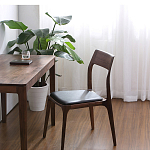 Стул деревянный с мягким сиденьем из черной натуральной кожи Moon Walnut Furniture варинант исполнения - 2 | Loft Concept в Орле