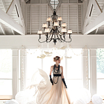 Люстра бронзового цвета с бежевыми абажурами из органзы в классическом стиле Hinkley варинант исполнения - 3 | Loft Concept в Орле