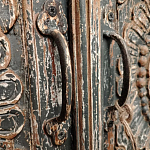 Индийский шкаф с орнаментом резьба из дерева Indian Antique Furniture  варинант исполнения - 5 | Loft Concept в Орле