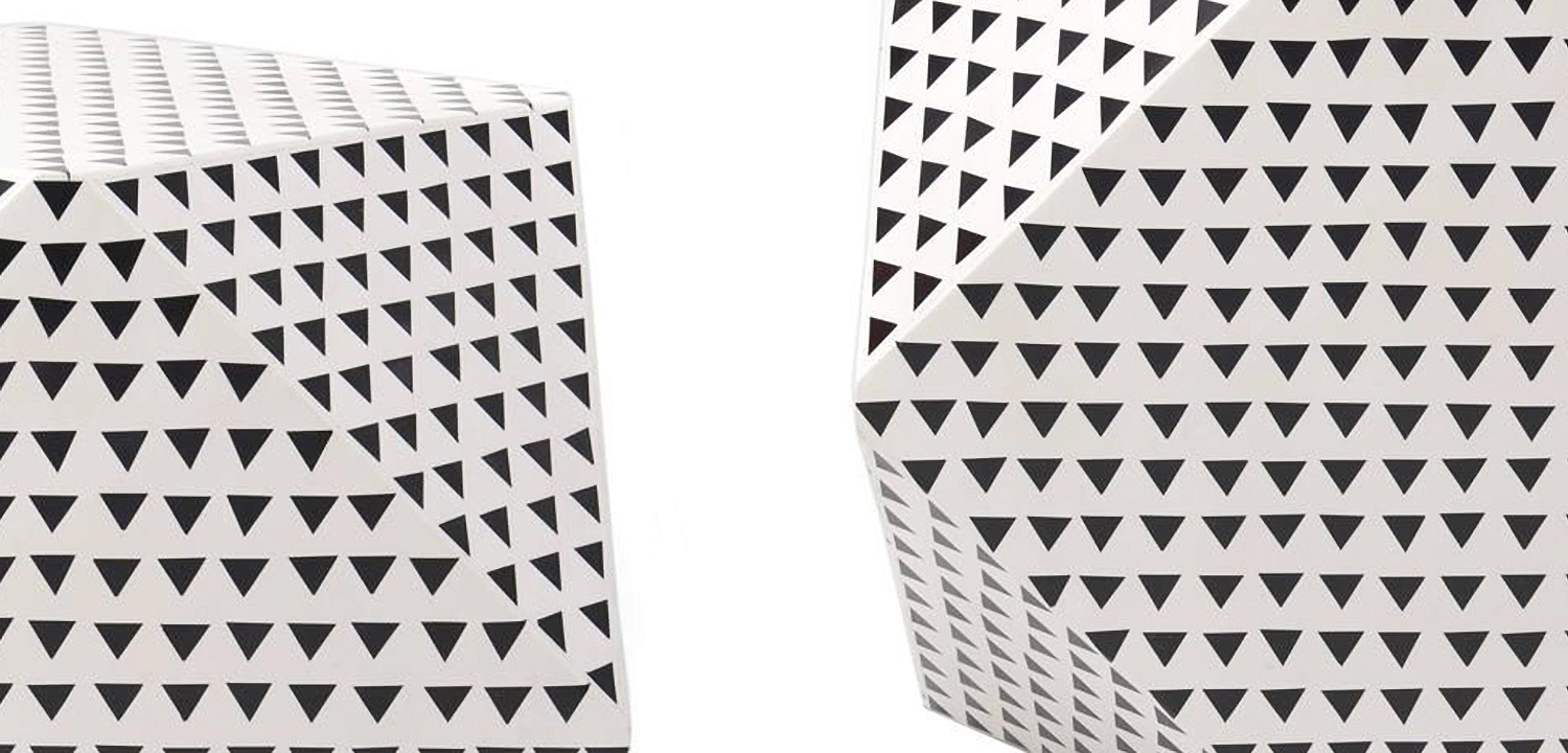 Triangular Black and White Geometric side table Triangular Black and White Geometric side table - Loft-Concept в Орле