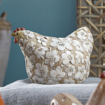 Статуэтка курица с резными белыми цветами на бежевой фактурной поверхности Rustic Chicken варинант исполнения - 3 | Loft Concept в Орле