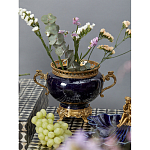 Ваза темно-синяя фарфоровая на бронзовой подставке с ажурным ободком и изогнутыми ручками Eden Garden варинант исполнения - 4 | Loft Concept в Орле