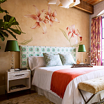 Обои ручная роспись Lilium Special Colourway on yellow painted silk варинант исполнения - 1 | Loft Concept в Орле