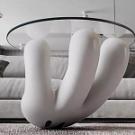 Дизайнерский журнальный стол с круглой прозрачной столешницей на белом фигурном основании Luqak варинант исполнения - 3 | Loft Concept в Орле