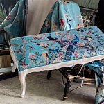 Банкетка из массива бука с цветочным принтом Turquoise Beige Chinoiserie Garden Banquette варинант исполнения - 5 | Loft Concept в Орле