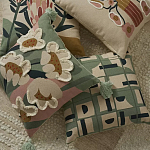 Подушка декоративная зеленого цвета с геометрическим рисунком Divine Abstractions варинант исполнения - 8 | Loft Concept в Орле