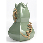 Ваза зеленого цвета из фарфора с бронзовыми ручками в виде драконов и рельефным цветочным декором Eden Garden porcelain and bronze варинант исполнения - 1 | Loft Concept в Орле