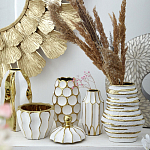 Ваза белая с рельефной поверхностью и золотыми полосами Vase Beehive варинант исполнения - 7 | Loft Concept в Орле