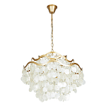 Люстра подвесная с белыми перламутровыми подвесками и изогнутыми золотистыми элементами Диаметр 60 см SHELL Chandelier варинант исполнения - 1 | Loft Concept в Орле
