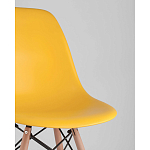 Пластиковый стул на ножках из массива бука Eames Yellow варинант исполнения - 2 | Loft Concept в Орле