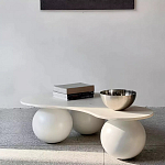 Дизайнерский журнальный стол с изогнутой столешницей на круглых ножках Rigilyr варинант исполнения - 1 | Loft Concept в Орле