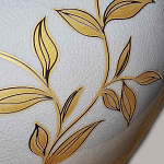 Настольная лампа с фарфоровым основанием бежевого цвета с рисунком и плиссированным абажуром на темной подставке Elstead Lighting варинант исполнения - 9 | Loft Concept в Орле