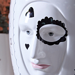 Ваза с декоративными лицами и графическими элементами в виде сердец и символов Faces of Imagination варинант исполнения - 6 | Loft Concept в Орле