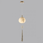 Подвесной светильник с шарообразным плафоном из белого стекла с подвеской из камня и кисточкой Agatelle варинант исполнения - 4 | Loft Concept в Орле