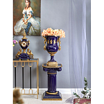 Ваза темно-синего цвета из фарфора с бронзовыми ручками в виде фигур Eden Garden porcelain and bronze варинант исполнения - 9 | Loft Concept в Орле