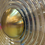 Бра с круглым рифленым плафоном янтарного цвета Savio Glass Disc Light варинант исполнения - 1 | Loft Concept в Орле