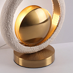 Настольная лампа с бежевым текстурным кольцом и латунным шаром в центре Tactile   варинант исполнения - 8 | Loft Concept в Орле