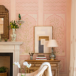 Обои ручная роспись Jharokha Arches Original colourway on pink painted Xuan paper варинант исполнения - 2 | Loft Concept в Орле